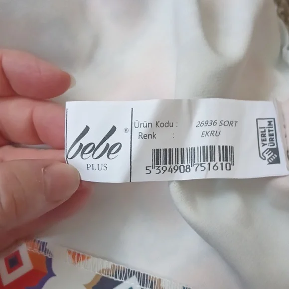 Colorful Turkish Geometric Patterned Shorts - Size Medium - Picture 6 of 6